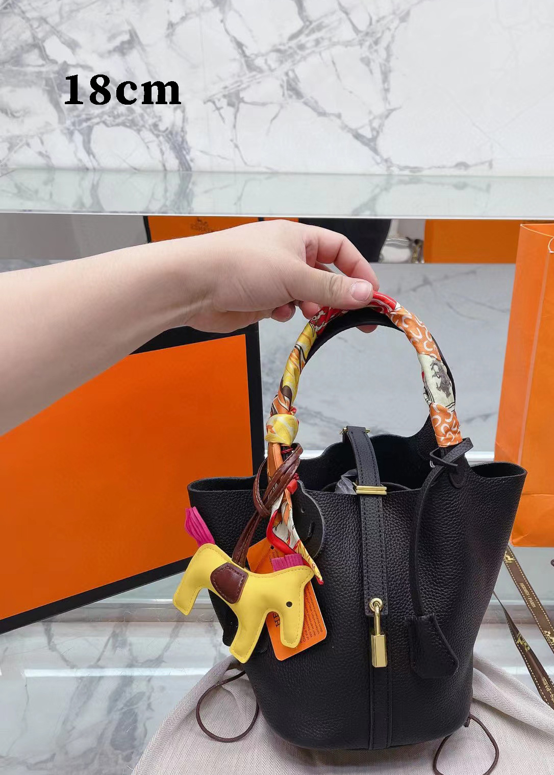 

Bags Bags crossbody Shoulder Designer pochette handbags fashion Bag Luxury Lock H bucket bag leather Totes