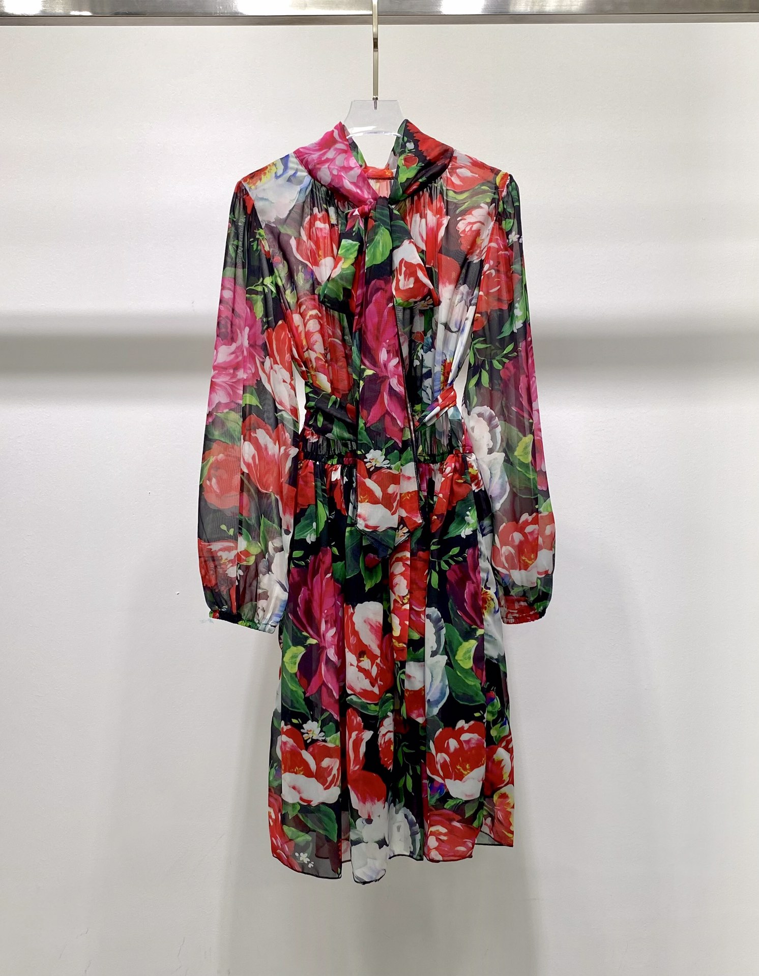 

2023 spring print dress romantic and elegant, Contrast color