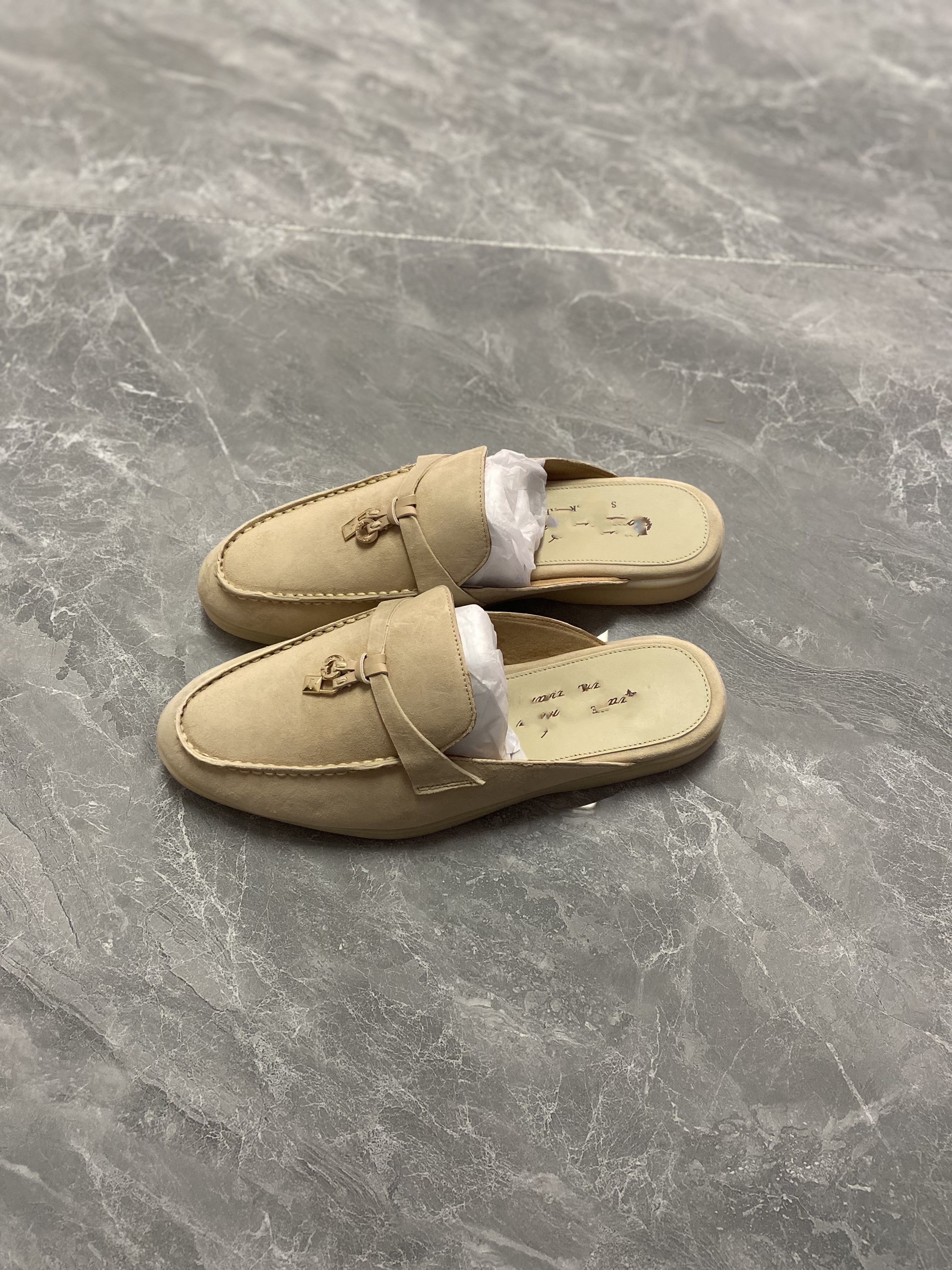 

Free shipping for special discount shoes Italy Designer Shoes Loropiana Women's Shoes 23 Autumn Style Leather Lp Loafer slippers, Picture color