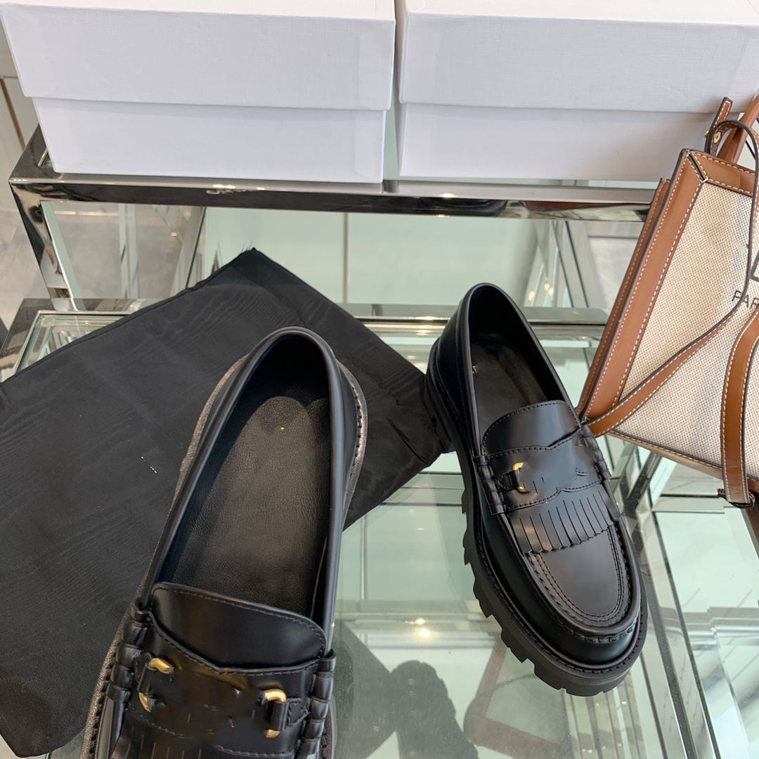 

Brand designer's design of Lefu heel with 3.5cm tassel hardware buckle, Black