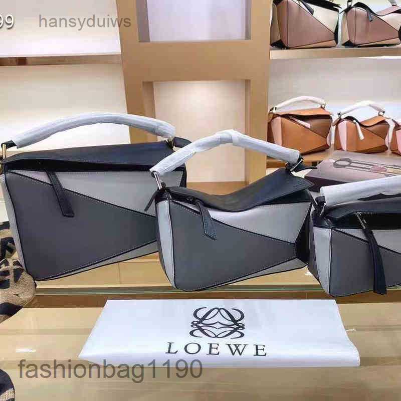 

Handbag Loews Shoulder Bag Bags Designer 2023 Women Cowhide Leather Color Geometric Hand-held Messenger One Puzzles MAG8, Red litchi