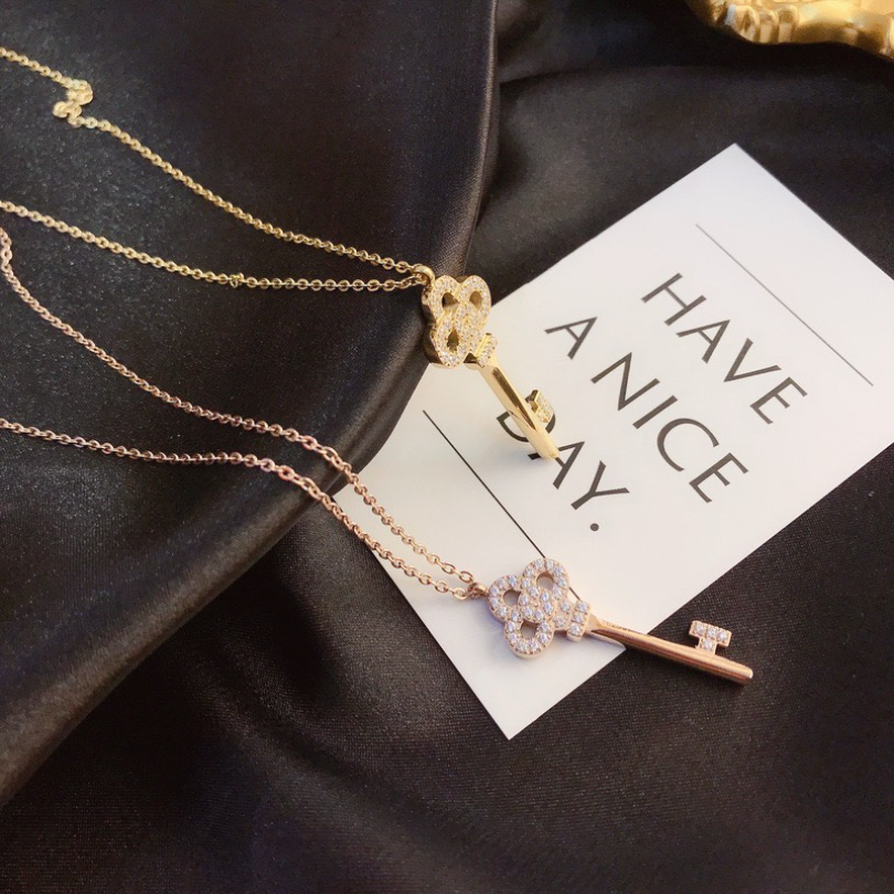 

Designer Women Luxury Pendants Necklace Choker Chain Crystal 18K Gold Plated Rose Gold Plated Stainless Steel Flower Letter Pendants Statement Jewelry Gifts X403
