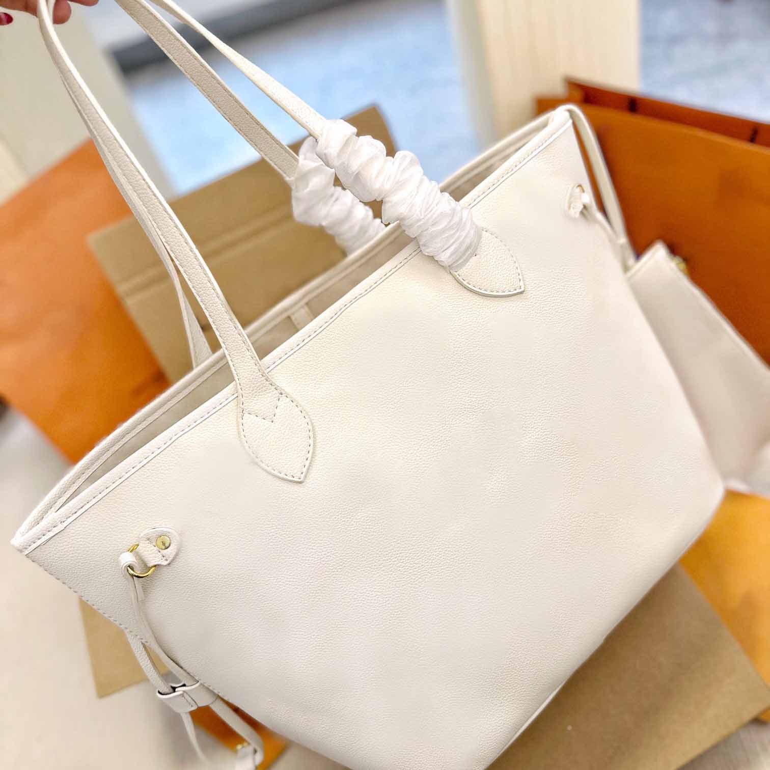 

Designer Totes Shopping Bag Floral Letter Large Capacity Women Travel Handbag with Coin Purse, White