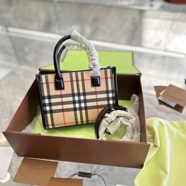 Designer Luxury Burbrerity Bags For Women High Quality Brown Crossbody Handbags Vintage Burbrery Leather Wallet Paris Plaid The Totes Bag Fashion Pu