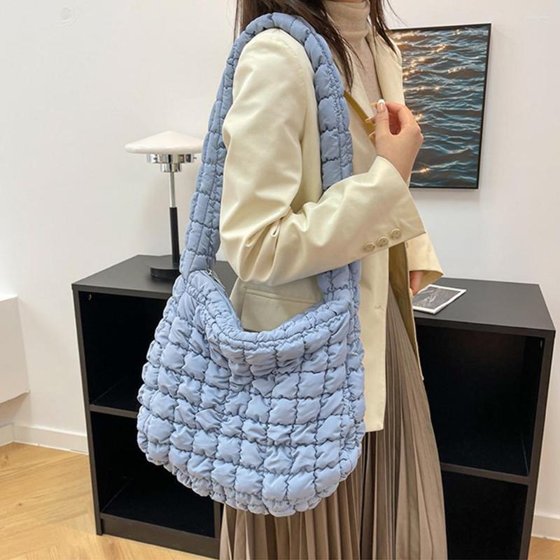 

Evening Bags Solid Color Crossbody Tote Women Designer Quilted Pleated Cloud Shoulder Bag Versatile Large Capacity Ladies Handbag Domil, Black