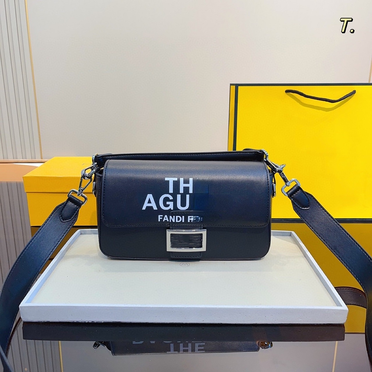 

Evening Bags New Letter Postman Armpit Hand Bill of Lading Shoulder Baguette Diagonal Span Package Temperament Female Bag, Aspic