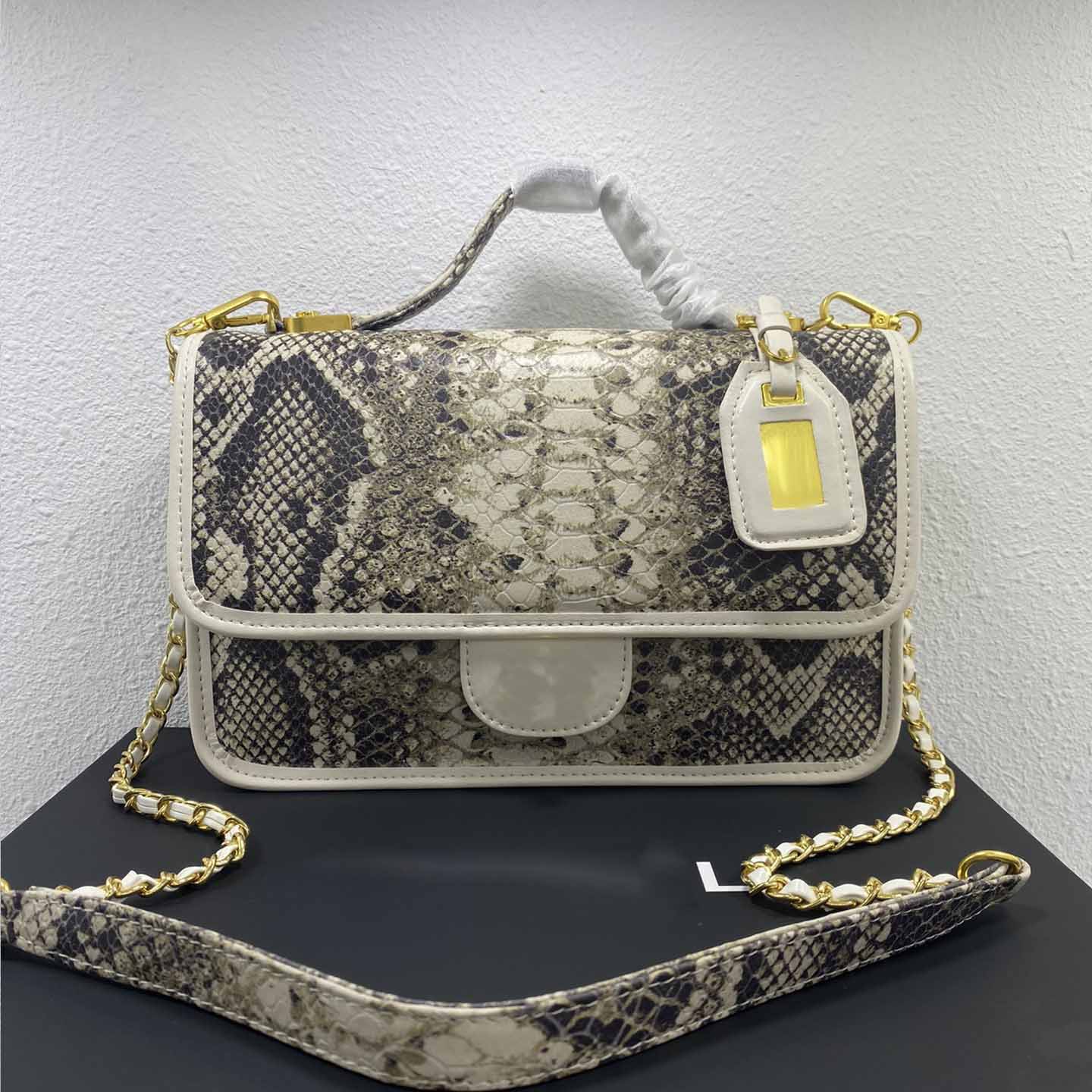

Python Pattern Cowhide Shoulder Bag Leather Hardware Chain Handle Handbag Large Capacity Luxury Designer Outdoor Shopping Shoulder Bag Wallet 25x7x18cm, Apricot