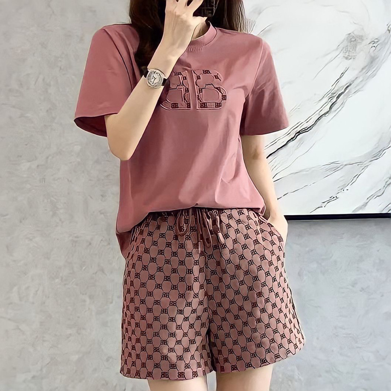 

2023 new Womens Two Piece Pants set ym2817 designer embroidery letter short sleeve t shirt and shorts suits Summer ladies Casual fashion two-piece sets, Purple