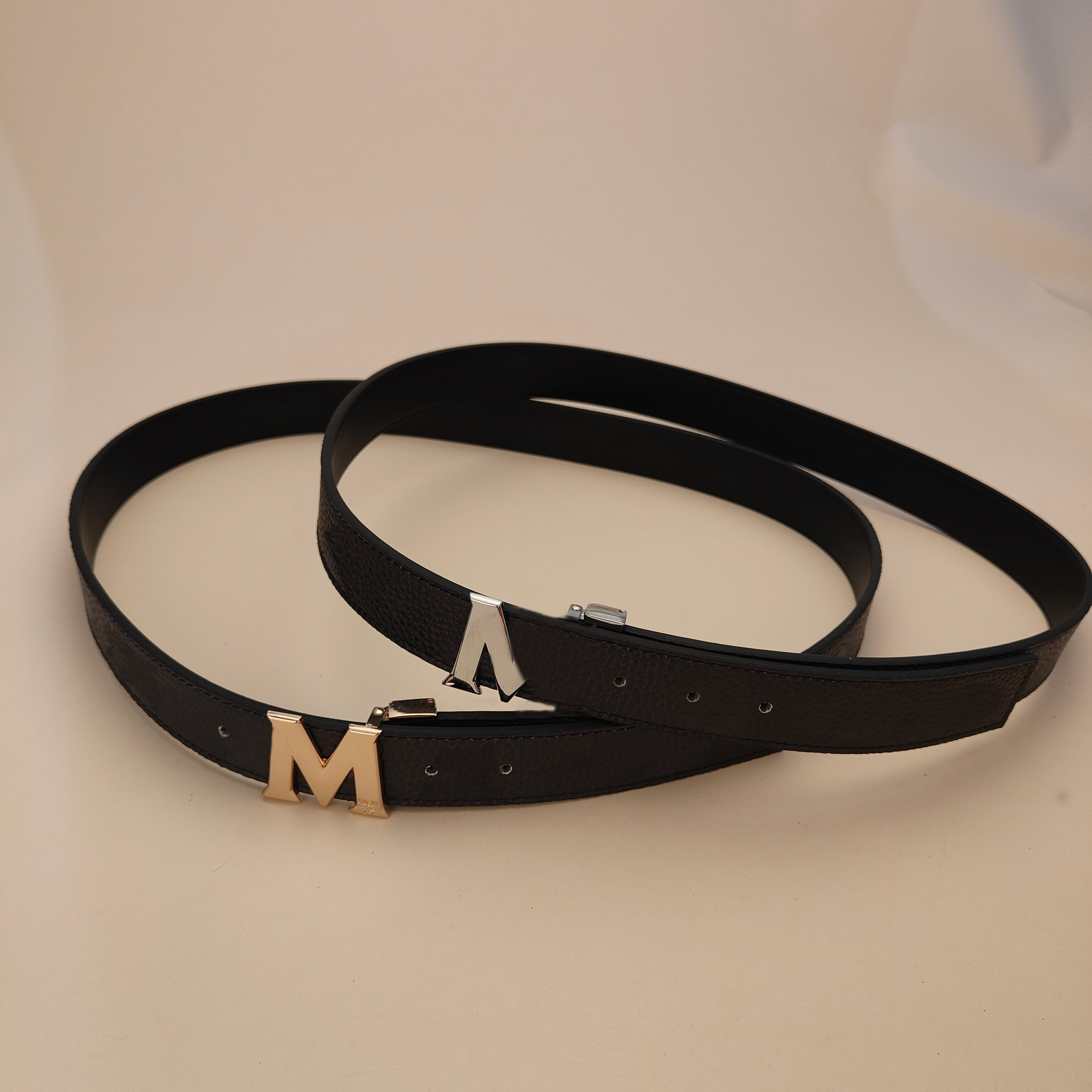 

Elegant and functional a high-quality leather belt completes your look, Black