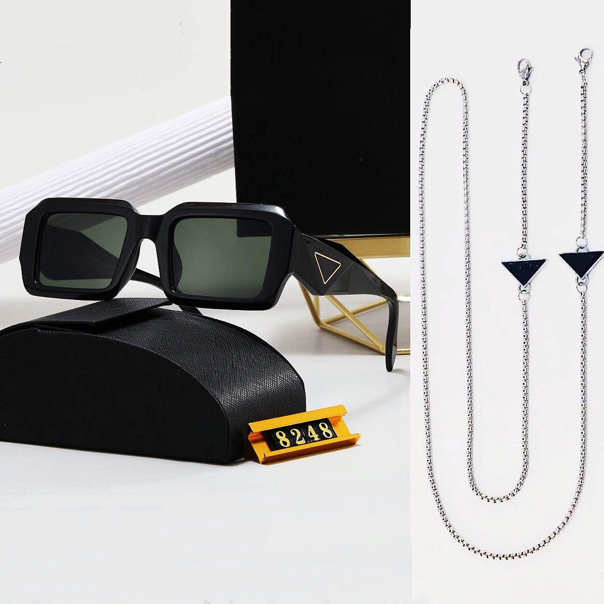 

Top Designer Rectangle Sunglasses Classic Eyeglasses Goggle Outdoor Beach Sun Glasses For Man Woman Chain Large Frame Optional Triangular Retro Unisex Goggles 001