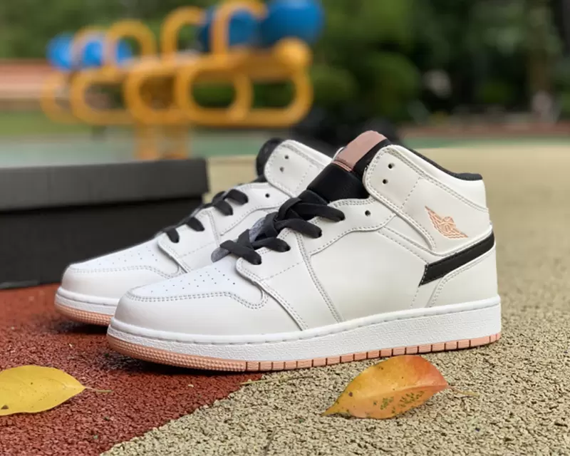 

2023 Basketball Shoes Jumpman 1 Mid GS Arctic Orange Trainers Sneakers Sports Come With Box, Black toes