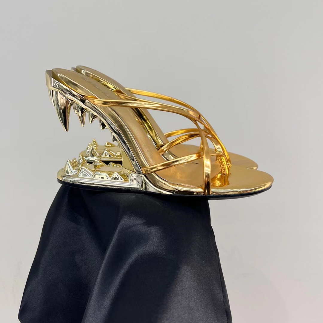 

Golden tooth shape Sculpted slippers high-heeled Metallic sandal open toes slides Narrowband combination flip flops for street style women luxury designer shoes, Black
