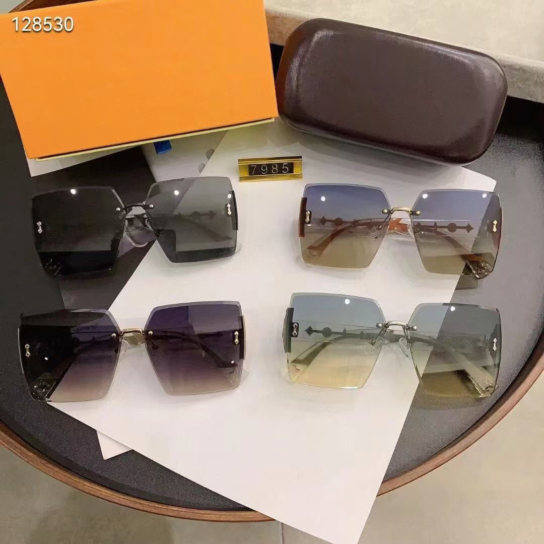 

7985 Designer Sunglasses Classic High-fashion Purple Black Element Popular Adumbral Ultraviolet-proof Eyeglasses Design for Man Woman 4 Colors Top Quality
