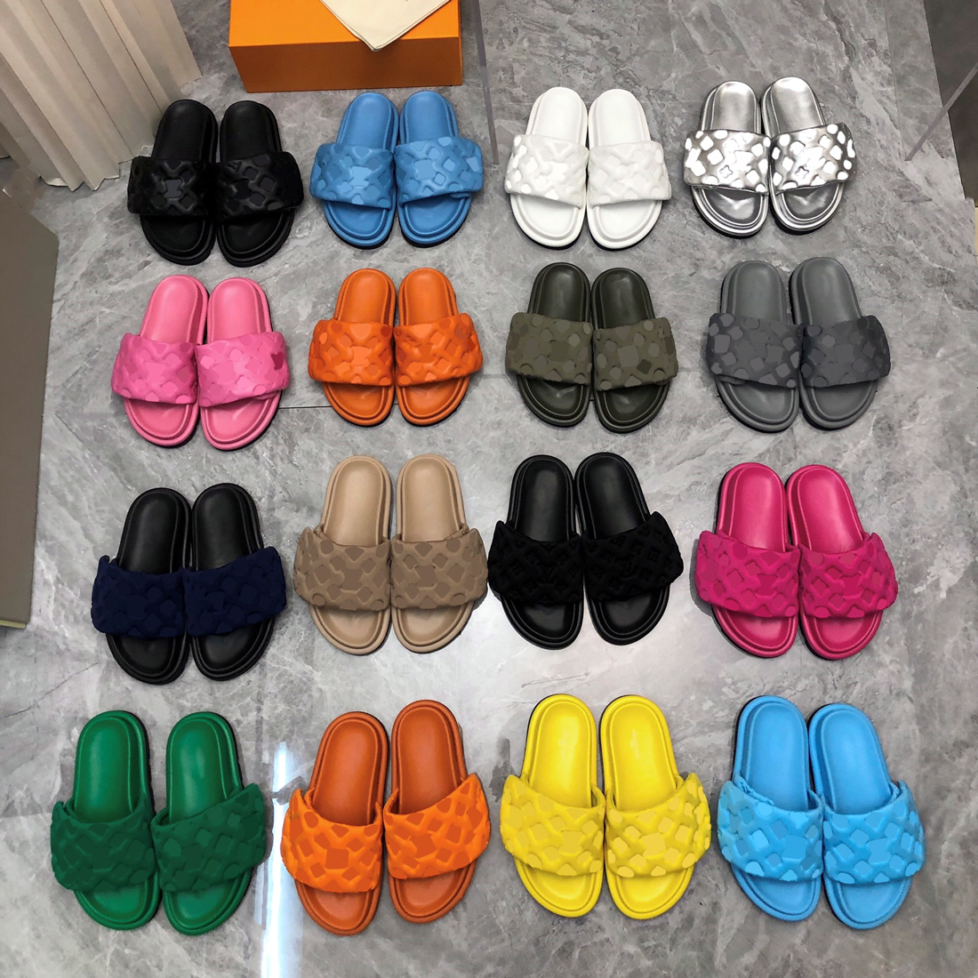 

Pool Pillow Flat Comfort Mule Designer Slippers Women Mens Slides Sandals Embossed Luxury Flat Slipper Summer Beach Fashion Mules Lady Slides With box Size 35-45