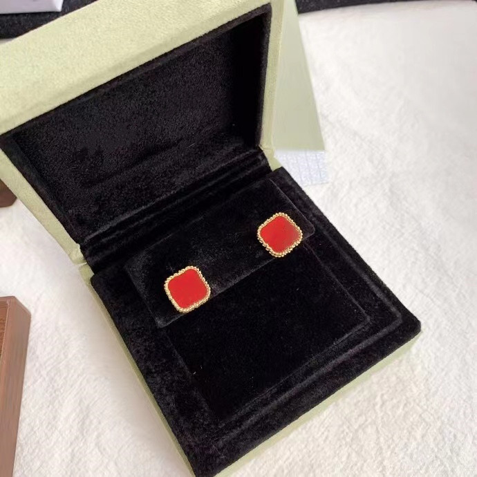 

Designers Vintage 4/Four Leaf Clover Charm Stud Earrings Back Mother-of-Pearl Silver 18K Gold Plated Agate for Women&Girls Valentine's Mother's Day Wedding Jewelry