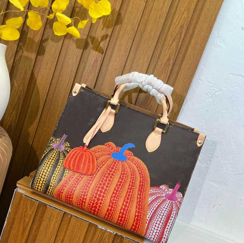 

Designer bag brand classic onthego the tote bag shopping bag Yayoi Kusama large-capacity one-shoulder diagonal handbag painted polka dot pumpkin minitote bag M46379