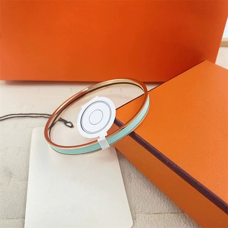 

High quality designer design Bangle stainless steel gold buckle bracelet fashion jewelry men and women bracelets Inner diameter 64 mm