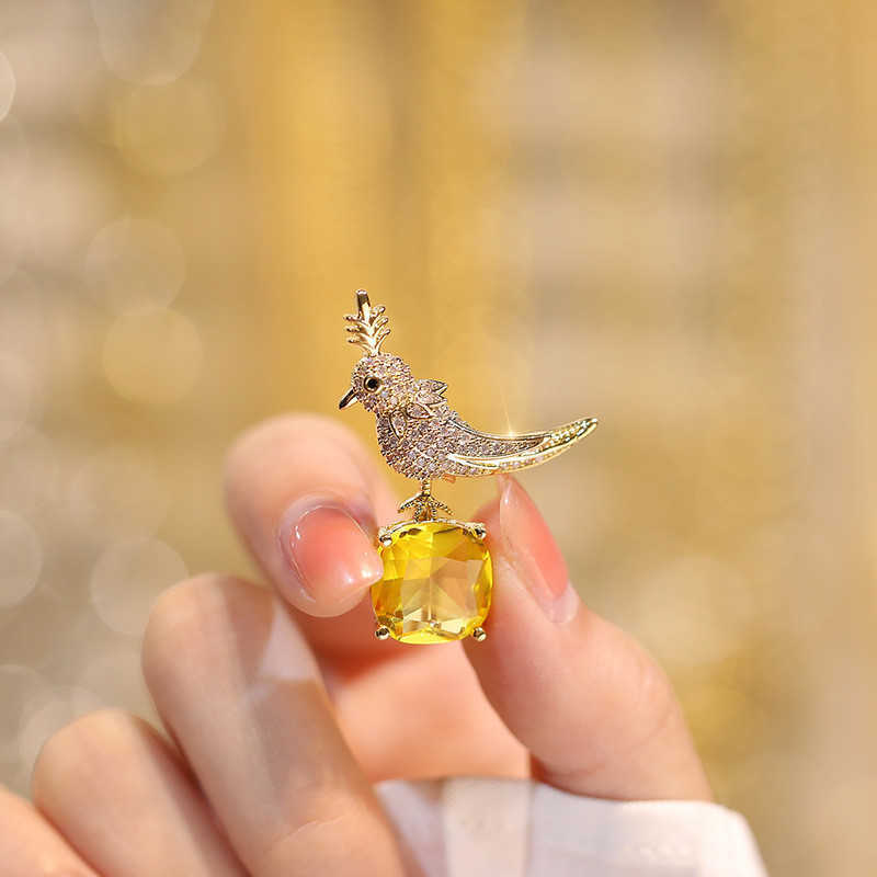 Pins Brooches simple yellow crystal bird Women's luxury gold silver color zircon alloy animal brooch safety pin G230529-image-872699559