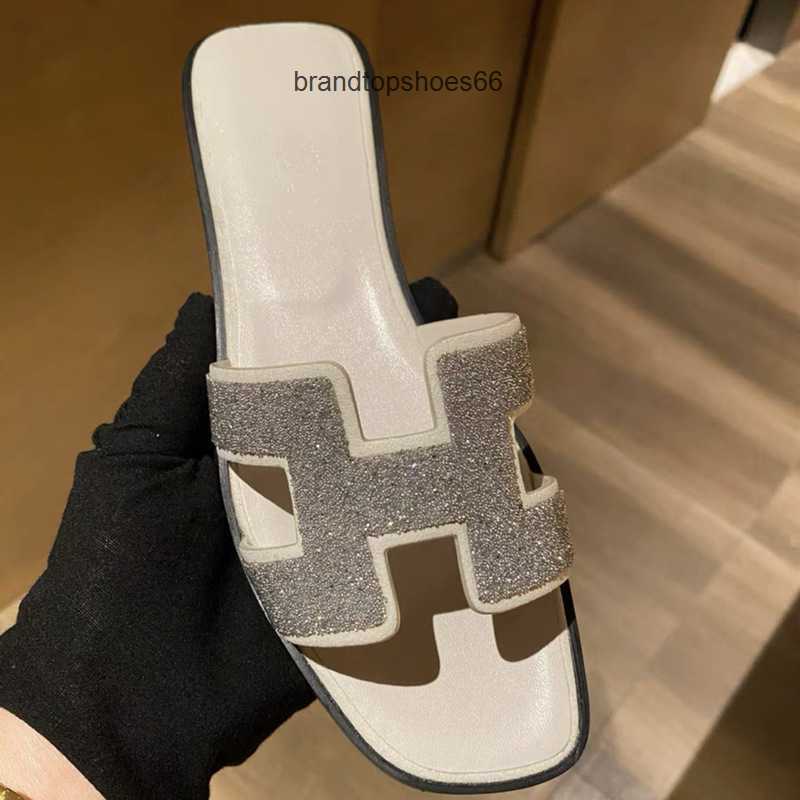 

Oran Hemes Beach Designer h Sandals Women Bottom 2023 Slippers Girl h Flat Women's Outwear Leather Holiday Casual Large K1g6, Pearlescent white