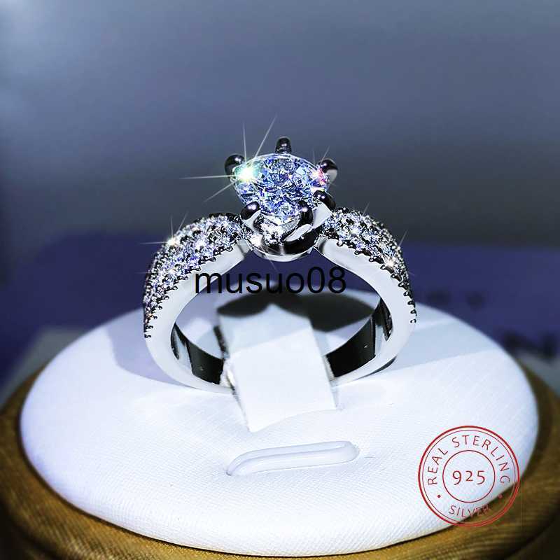

Band Rings 925 Sterling Silver Luxury Sparkling Six-Claw White Zircon Ring For Ladies Party Reception Jewelry Gift J230602