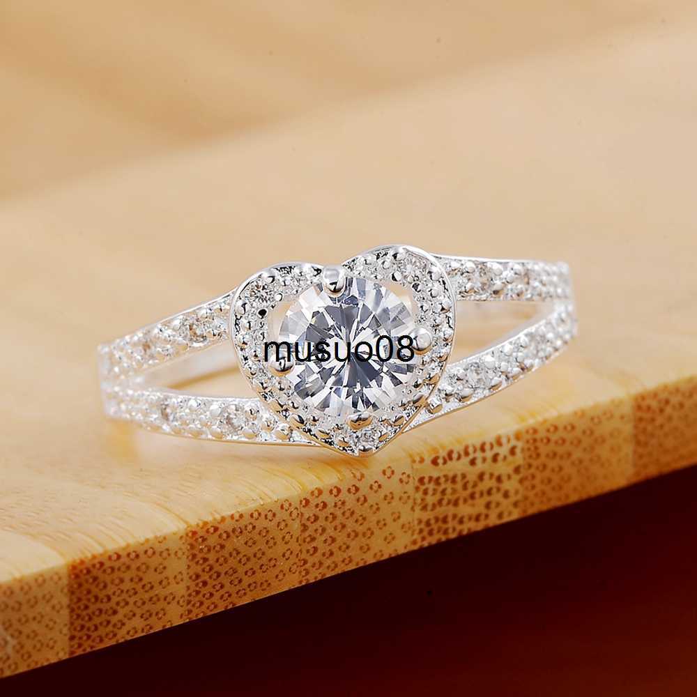 

Band Rings New 925 Sterling Silver Rings For Women Shining crystal heart Fashion Party Gifts Girl student luxury Charm wedding Jewelry J230602