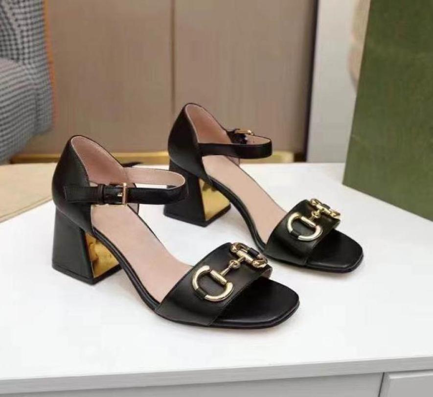 

2021 Women fashion summer lock shoes slipper Graffiti Sandals genuine cowhide leather with box Flat slippers Large size 35419729900, White