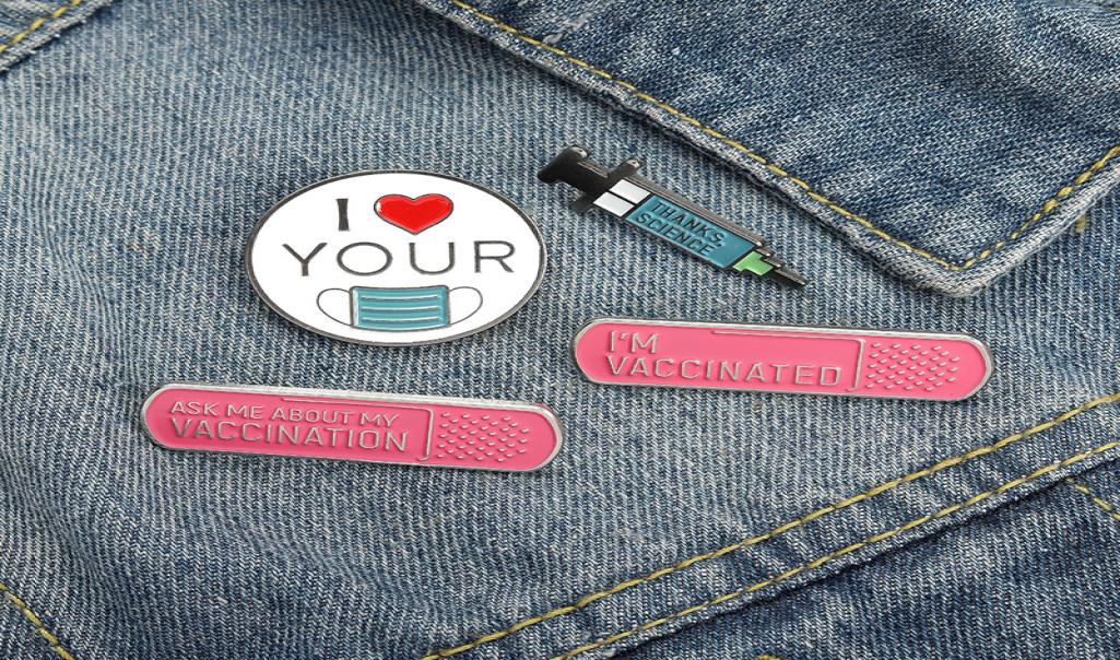 

Injector Enamel Brooches Pin for Women Fashion Dress Coat Shirt Demin Metal Funny Brooch Pins Badges Promotion Gift 2021 New Desig7215782