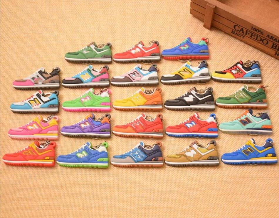 

22 Colors Mix Gradient Ramp NB Shoe Keychains Coral Reef 2D PVC Sports Shoes Keychain For Mens Boy Car Keyring Decoration5685500