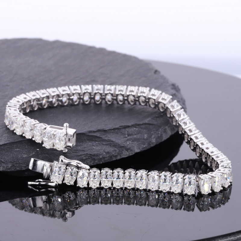

Gorgeous Oval Shape 14k White Gold Moissanite Tennis Bracelet Diamonds