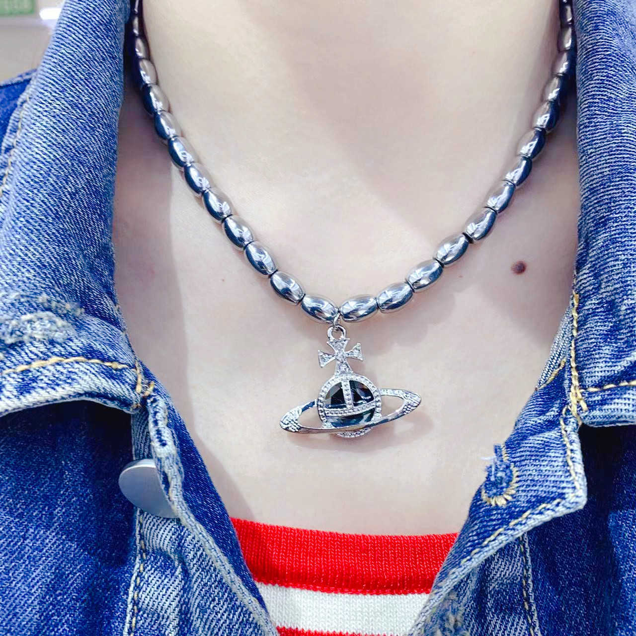 

The Western Empress Dowager's New Diamond Inlaid Black Crystal Saturn Necklace Female Minority Personality Titanium Steel Ball Chain Neckchain Trend