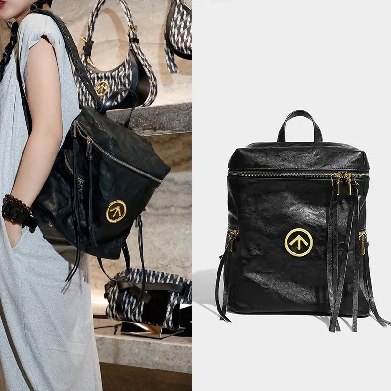 

Arrowhead Female 2023 Le GROTTO designer bag non-sexist pleated bag large capacity sheepskin backpack, Black