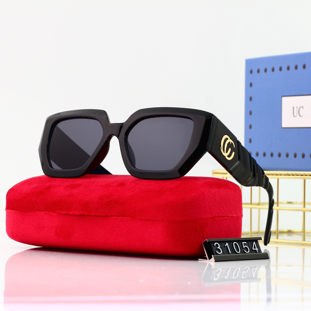 

Designer Sunglasses for Women Classic Eyeglasses Goggle Outdoor Beach Sun Glasses For Man Mix Color Optional with box fashion trend