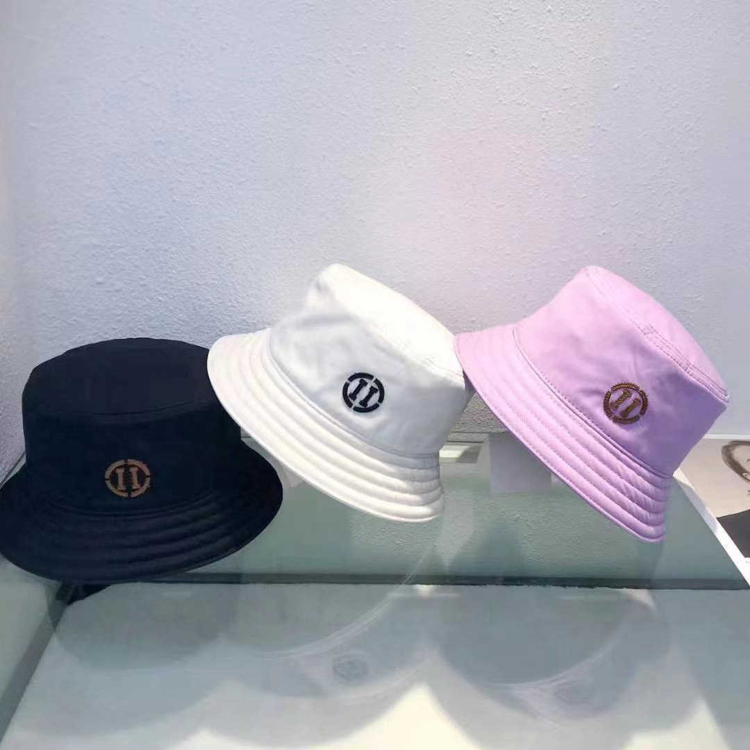 

Designer Bucket Hat For Women Summer Casquette Wide Brim Hats Frayed Cap Blending caps designer Fashionable Fisherman's hat, White