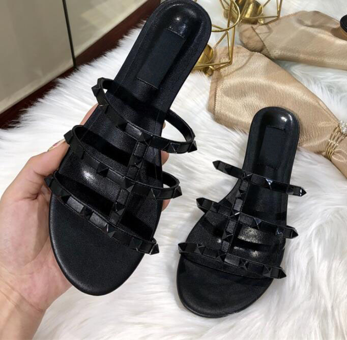 

Luxury Brand Sandals Flat Heels Rivets Slippers Summer Real Leather Women Peep Toe White Black Nude Matte Casual Slipper with Dust Bag 35-44, Dark red shiny