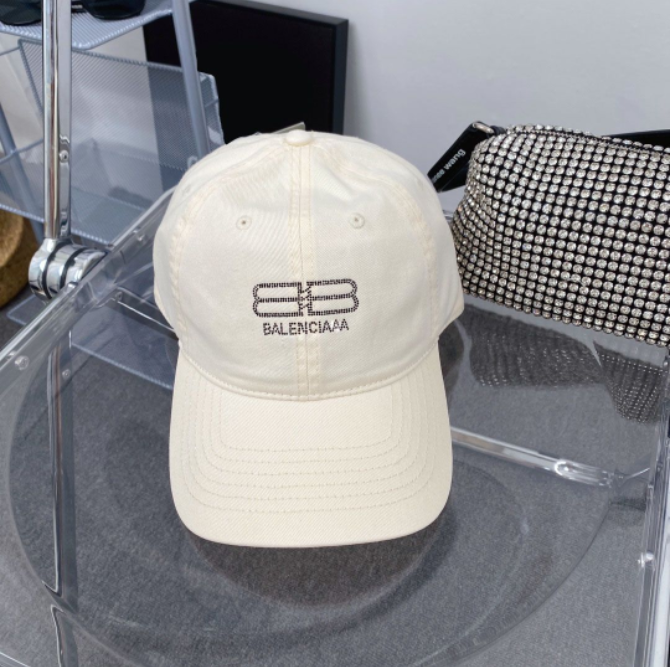 

Fashion Designer Baseball Cap Autumn Winter Inlaid Rhinestone Letters casquette Couple Outdoor Sports Travel Ball Caps