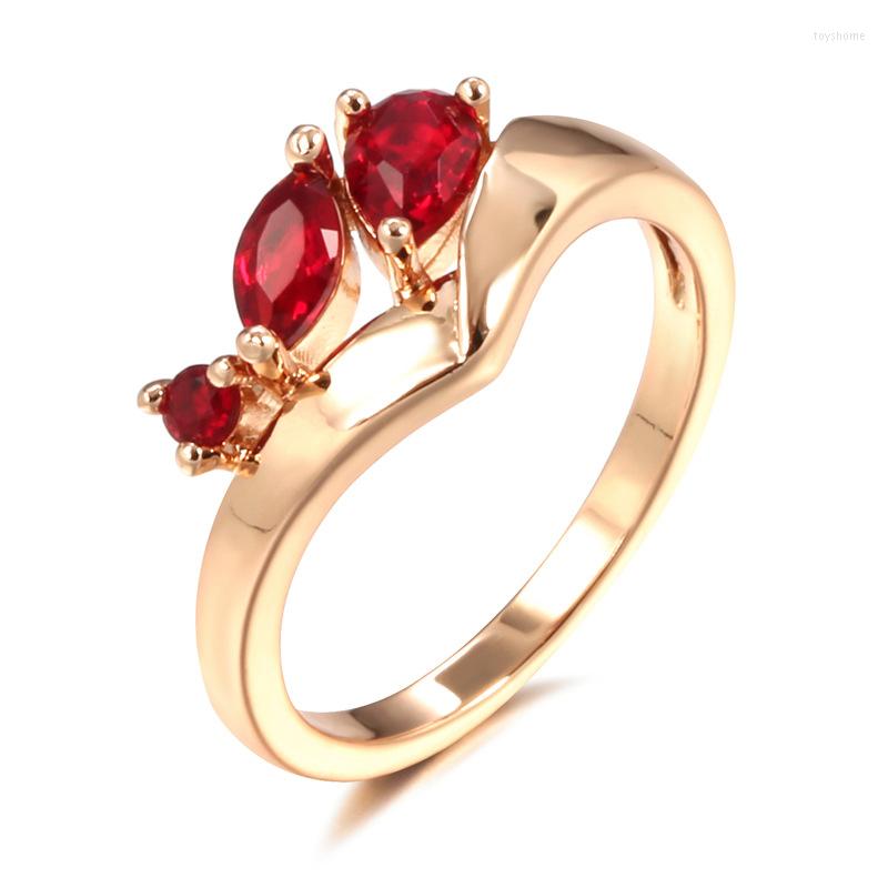 

Cluster Rings Real 925 Sterling Silver Plated 18K Gold Ruby Colour Ring Garnet Red Retro Elegant Queen's For Women Party Engagement