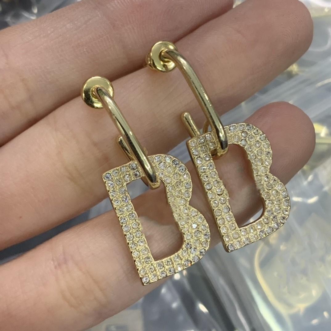 

Fashion stud earrings Europe America Wild B earring Party Wedding Balencaigasity Lovers gift engagement luxury designer jewelry kb1i