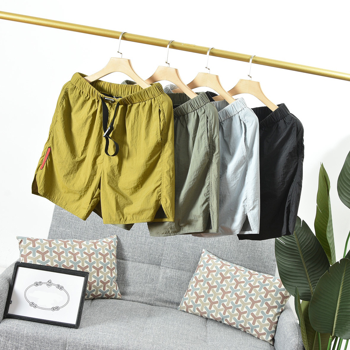 

23SS designer short beach mens five short luxury new short pants bottom summer nylon Waterproof quick drying Asian size M-2XL pocket Side seam red leather label design, Black