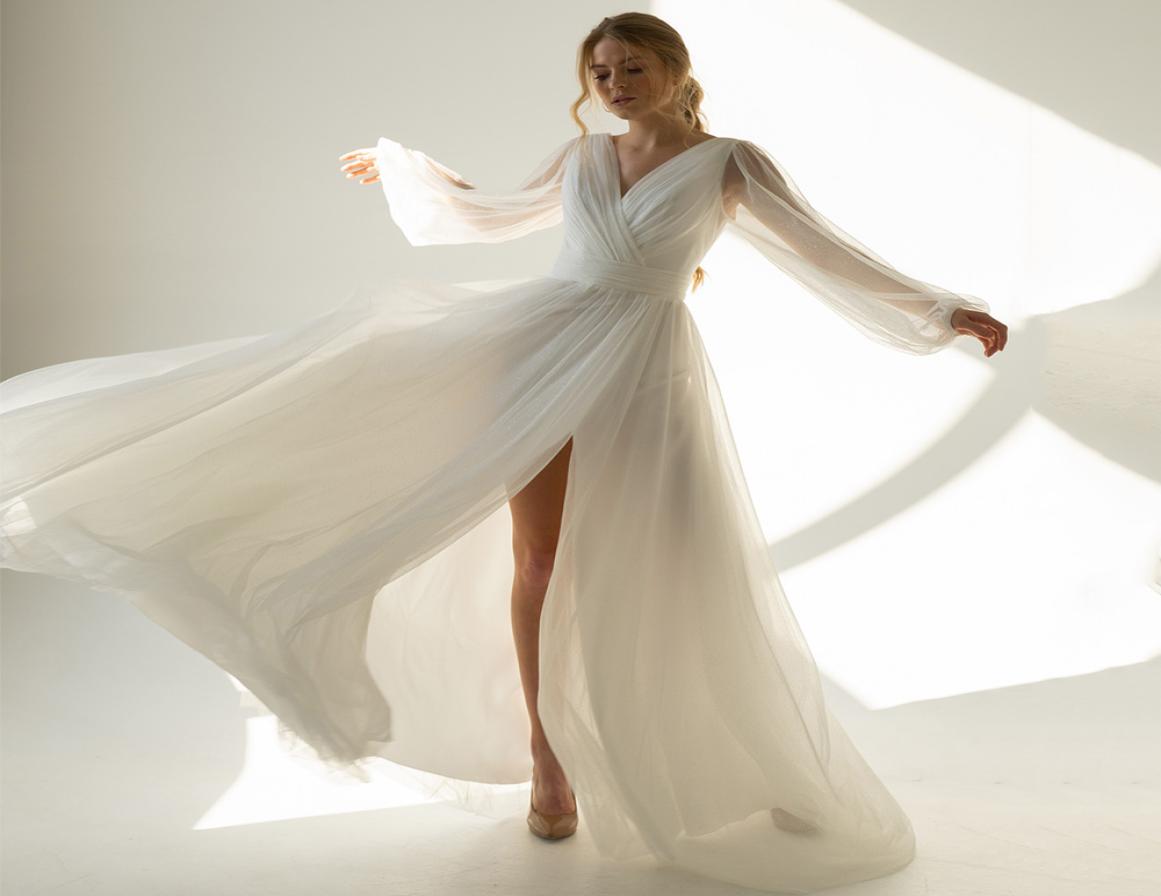 

Glitter Tulle Wedding Dresses Women039s Boho Bridal Gowns Long Sleeves V Neck Pleat Laceup Corset Wedding Dress 20227660136, Black
