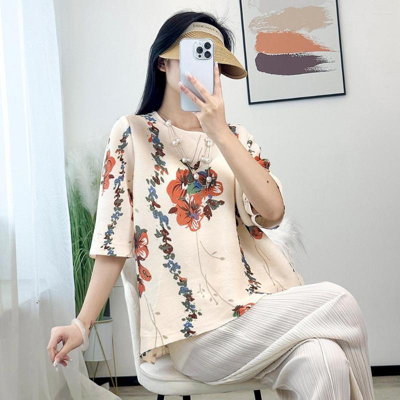 

Women's T Shirts Miyake Pleated 2023 Summer Retro Style Printed Round Neck Loose Top Women's Short Sleeve Elegant And Slim Reducing Age, Apricot