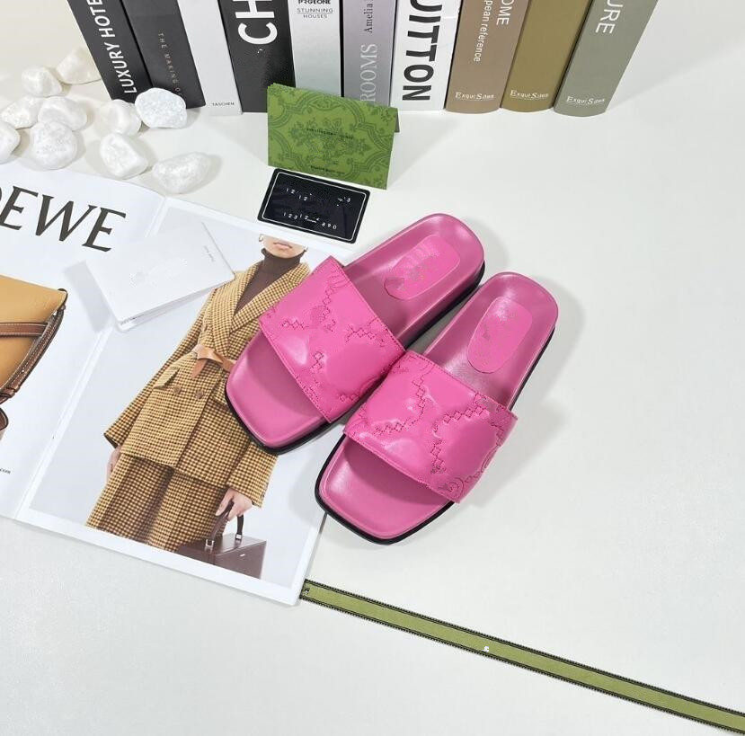 

Leather Shoes Women Thick Soled Slippers Square Head Embroidered Letter Slippers Flip-flops Slipper Designer Female Sliders Beach Shoes Home Outdoor Slides