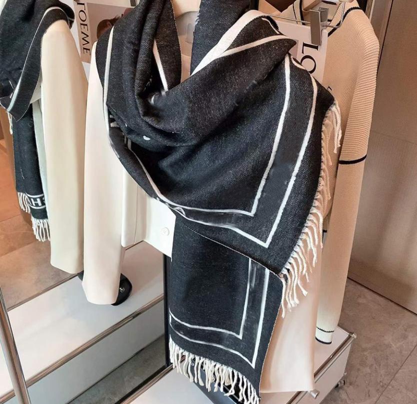 

2022 Cashmere Women C Scarf Winter Sweet Preppy Style Fringed Scarve Pashmina Mujer Femme Foulard Bufanda Long Wrap Shawl2829248