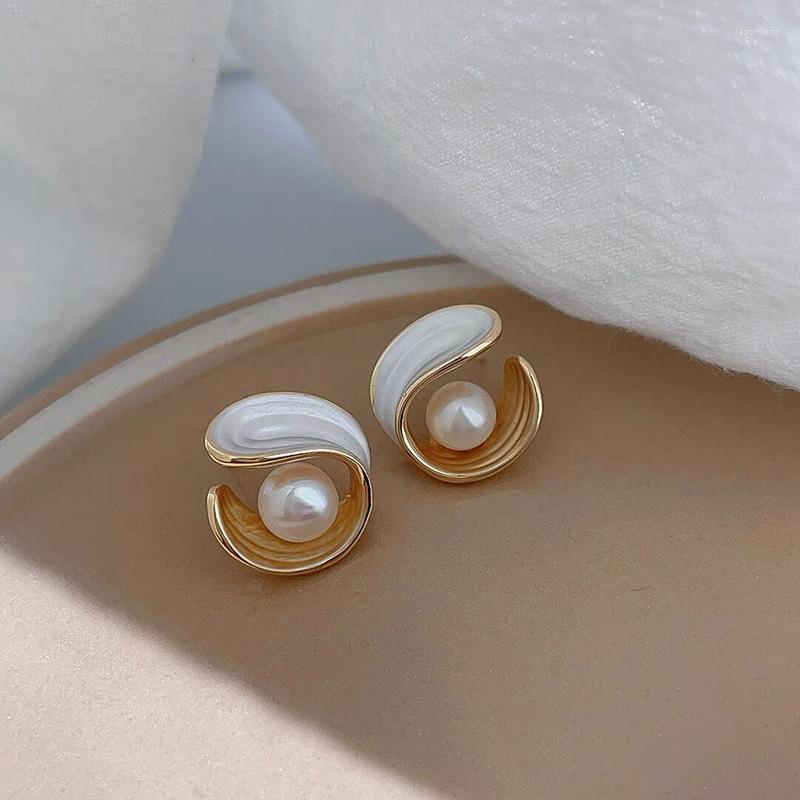 

Stud Earrings 2023 Korean Elegant Cute Shell Pearl For Women Girls Irregular Metal Circle Brincos Jewelry Gifts
