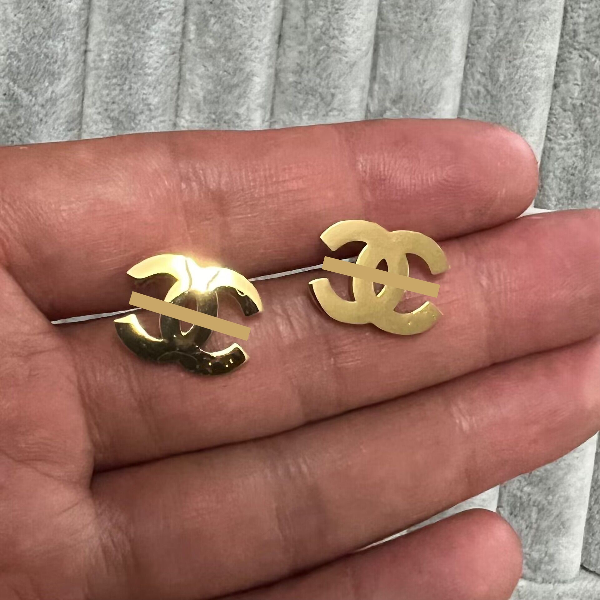

2size 15mm Large 12mm small mini letter C stud 316L Stainless Steel 18k Gold silver rose black women letter logo engrave earrings wedding jewelry