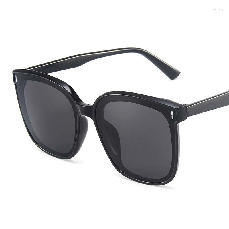 

Sunglasses Square Vintage Women Oversized Brand Designer Sun Glasses Female Fashion Classic Big Frame Shades