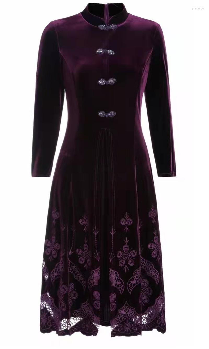 

Casual Dresses High Quality Brand Women's Dress 2023 Spring Autumn Party Vintage Woman Luxurious Flower Embroidery Long Sleeve Purple, Picture shown