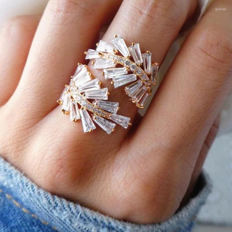 

Wedding Rings Huitan Sparkling Cubic Zirconia Leaf Ring Opening Adjustable Accessory For Women Luxury Bridal Fashion Jewelry