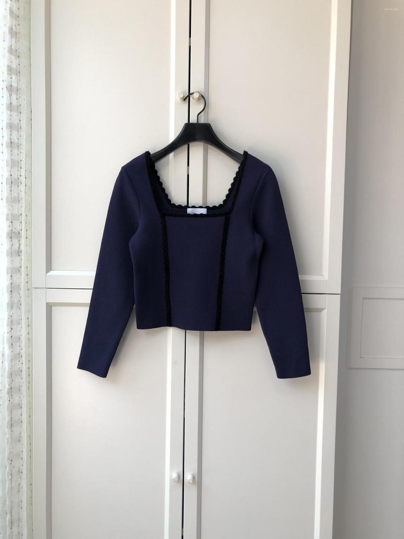 

Women' T Shirts The Herben-inspired Navy Blazer Is Super Straight With A Shiny White Top, Multi