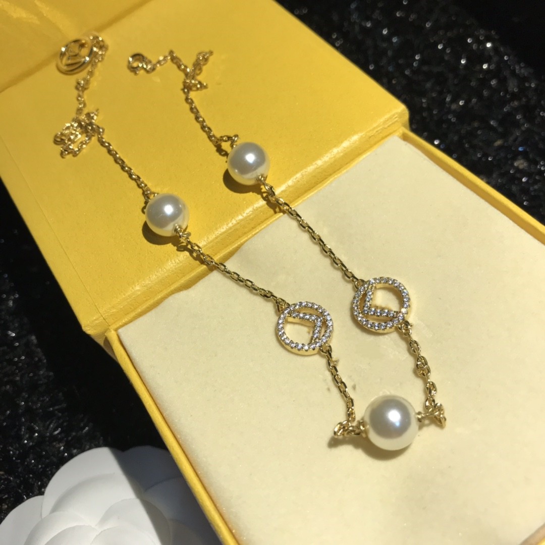 

Necklace Designer Necklace Long Chain Pendant Necklace Birthday Gift Party Anniversary Jewelry Gift Box Jewelry