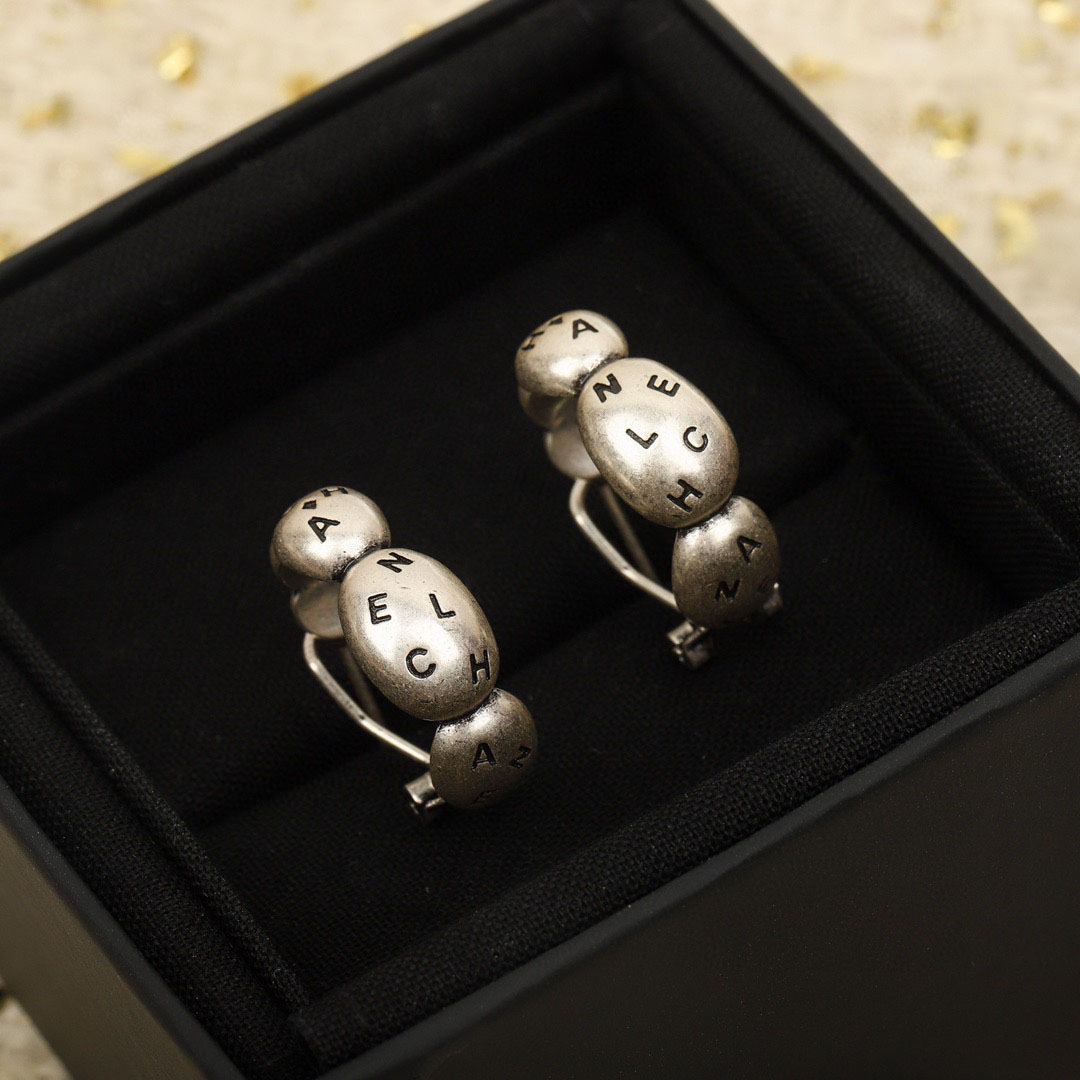 

2023 Luxury quality charm Words design half round shape drop earring in silver plated have box stamp P7051B